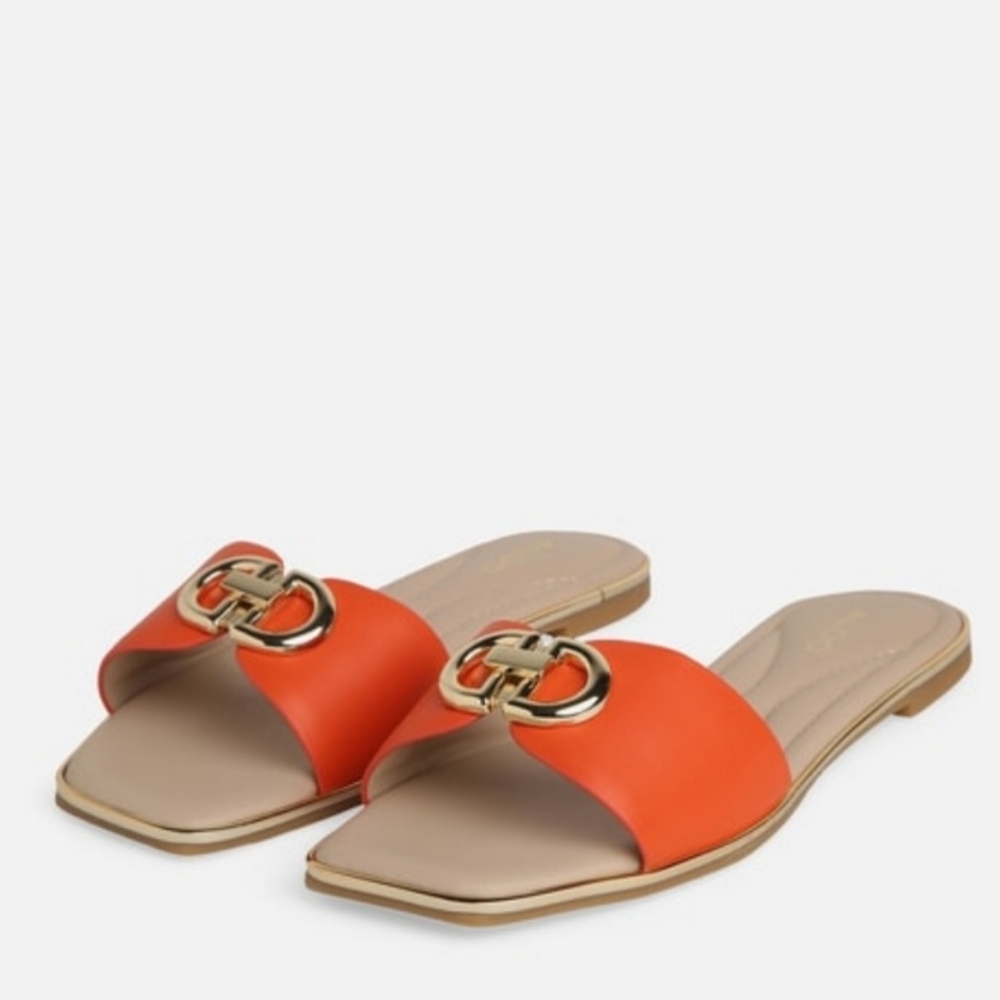 Sandals - Picture 2 of 4